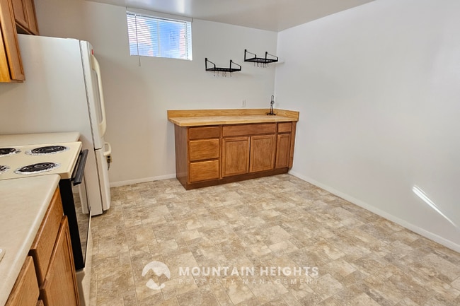 Building Photo - 9889 S Poppy Ln