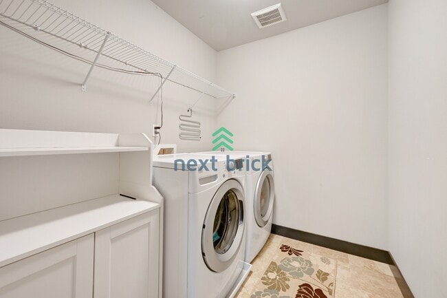 Building Photo - Stunning 3 Beds and 3 Bath Single Family with additional office space and entertainment room read...