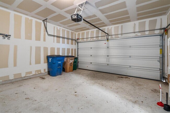 Building Photo - 7337 Menchaca Rd