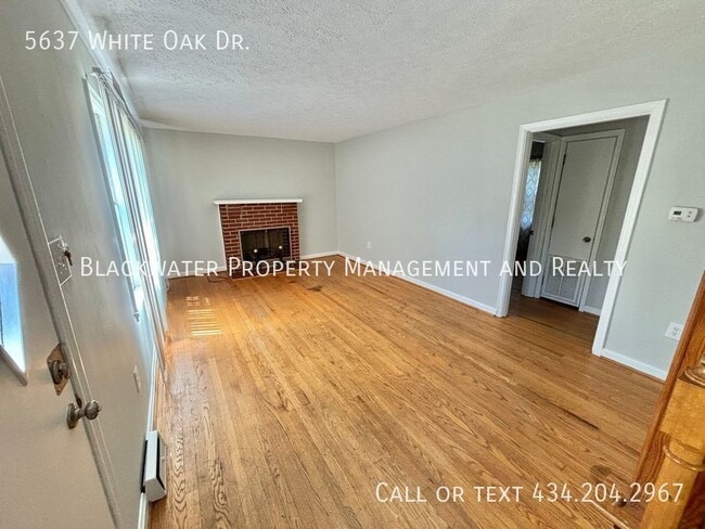 Building Photo - 5637 White Oak Dr
