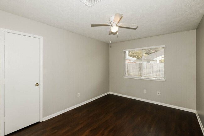 Building Photo - 32123 Decker Oaks Dr