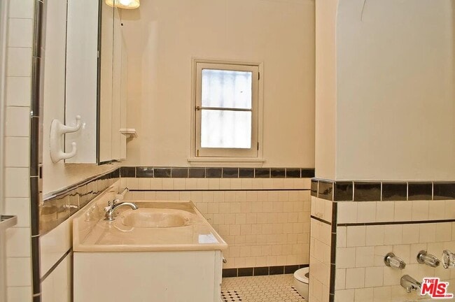 Building Photo - 8549 Horner St