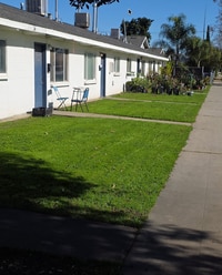 Building Photo - 11 E San Joaquin St