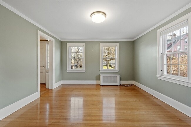 Building Photo - 14 Bacon St