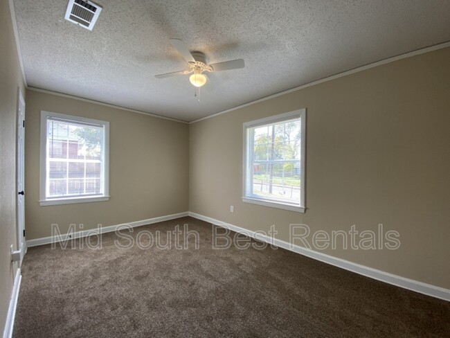 Building Photo - 3142 Ridgecrest St