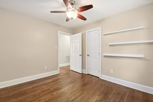 Building Photo - Charming 3BR House in Charlotte