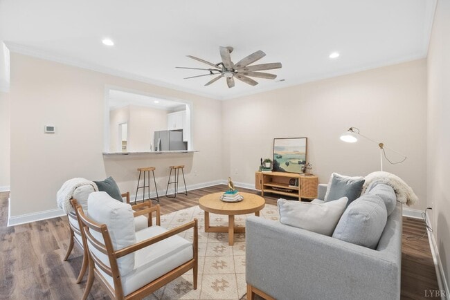 Building Photo - 174 Villa Oak Cir