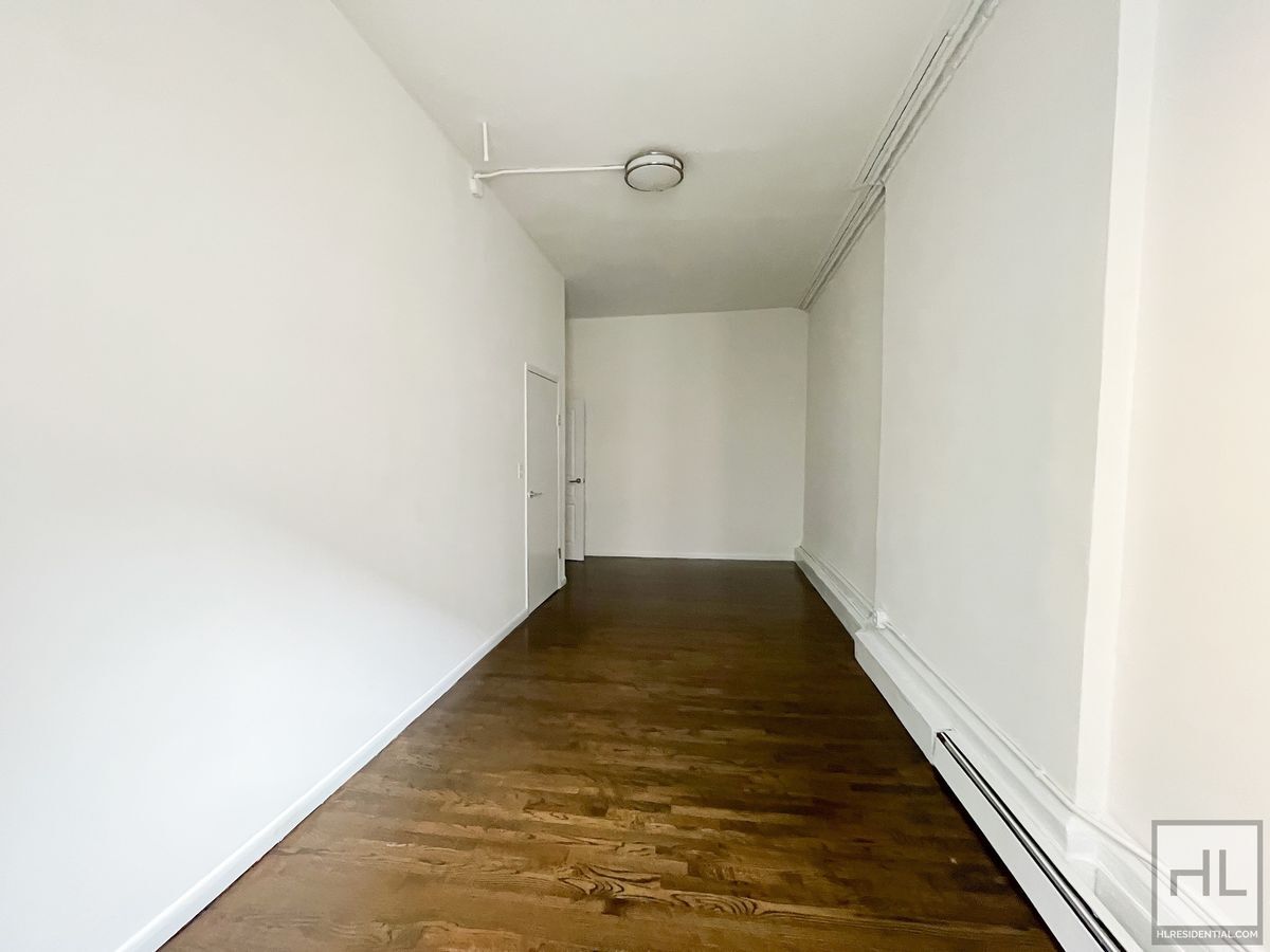 Building Photo - BROADWAY