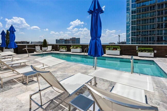 Building Photo - 1065 Peachtree St NE