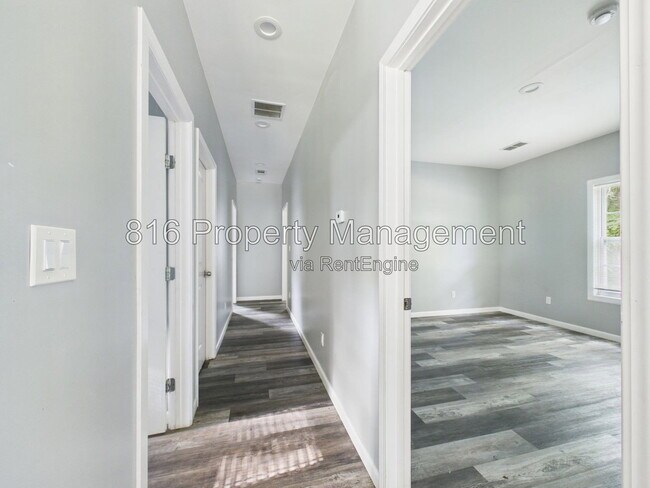 Building Photo - 4100 Waverly Ave