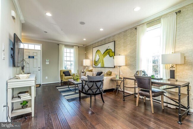 Building Photo - 3437 10th Pl SE