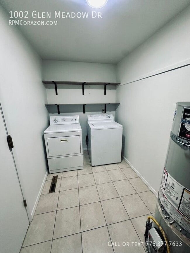 Building Photo - 1002 Glen Meadow Dr