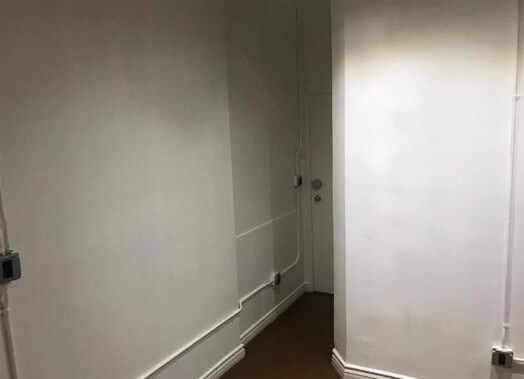 Building Photo - 215 W 7th St