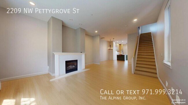 Building Photo - 2209 NW Pettygrove St