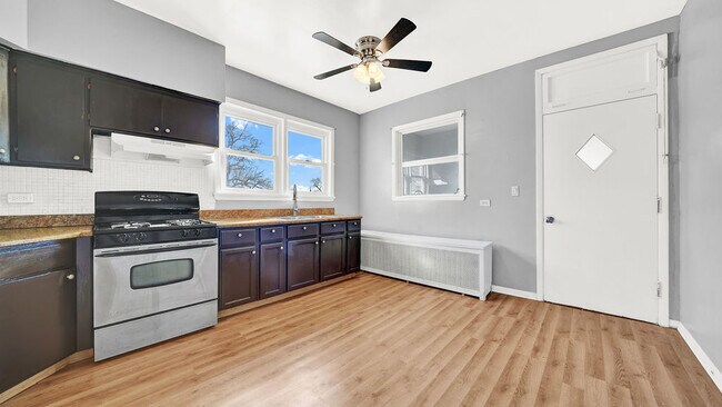 Building Photo - 5507 W 22nd Pl