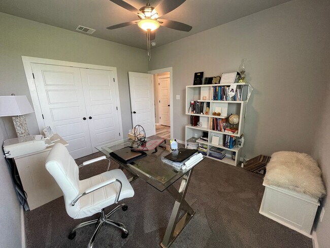 Building Photo - 4-Bedroom House for Rent in Temple