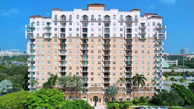 Building Photo - 616 Clearwater Park Rd
