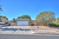 Building Photo - 13208 Blue Corn Maiden Trail NE