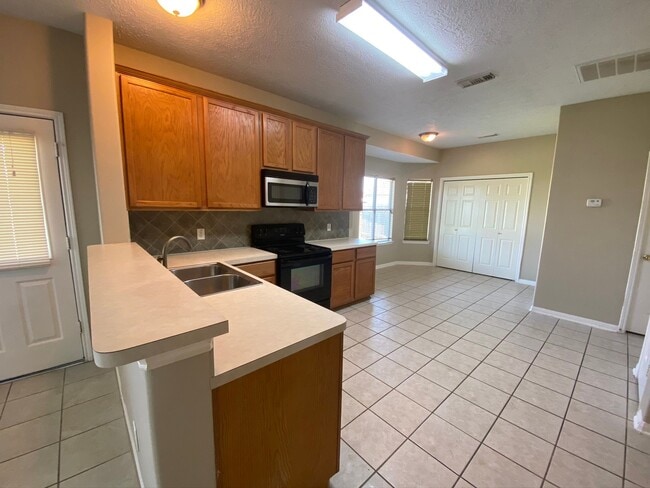 Building Photo - 907 Christopher Ln