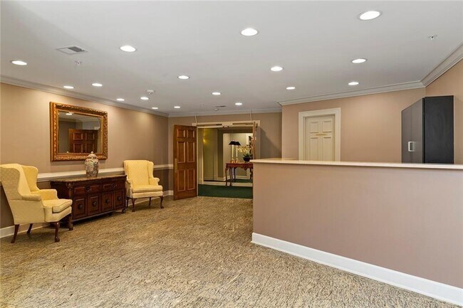 Building Photo - 28317 Plantation Dr NE