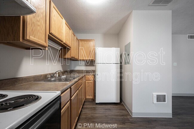 Building Photo - 1702W W Michigan St