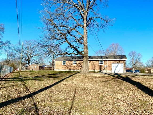 Building Photo - 498 Bunker Hill Rd