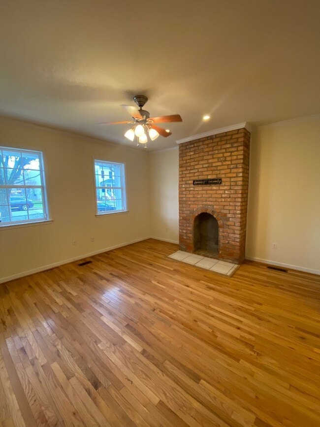 Building Photo - 1210 N 21st St