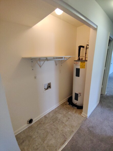 Building Photo - 600 Reusens Rd