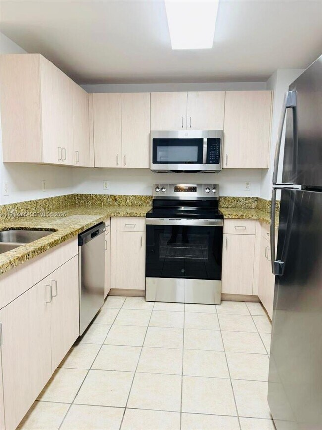 Building Photo - 50 Menores Ave