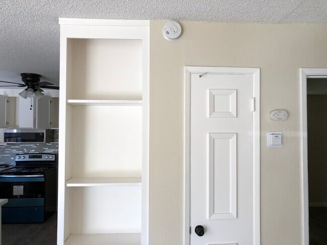 Building Photo - 125 El Toro Ct