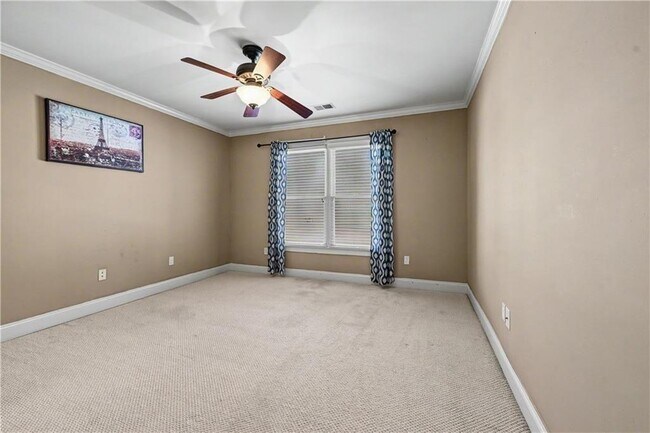 Building Photo - 4026 Palisades Main