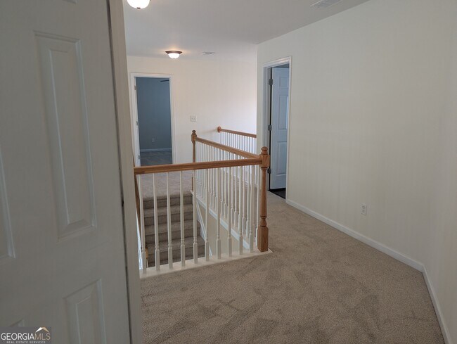 Building Photo - 212 Autumn Trail