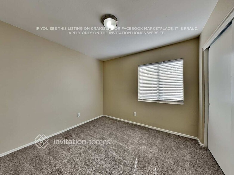 Building Photo - 12924 N Primrose St