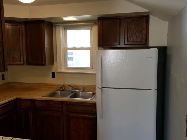 Kitchen - 514 N Melvin St