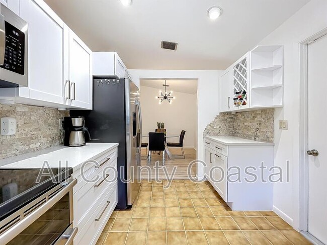 Building Photo - 56 Baytree Cir