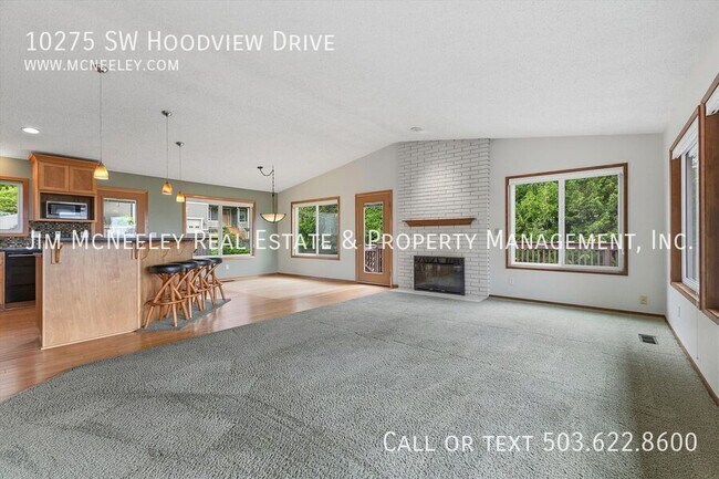 Building Photo - 10275 SW Hoodview Dr