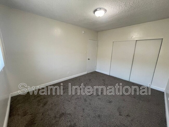 Building Photo - 10970 S Figueroa St