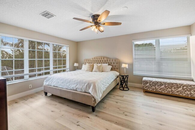 Building Photo - 864 Whippoorwill Row