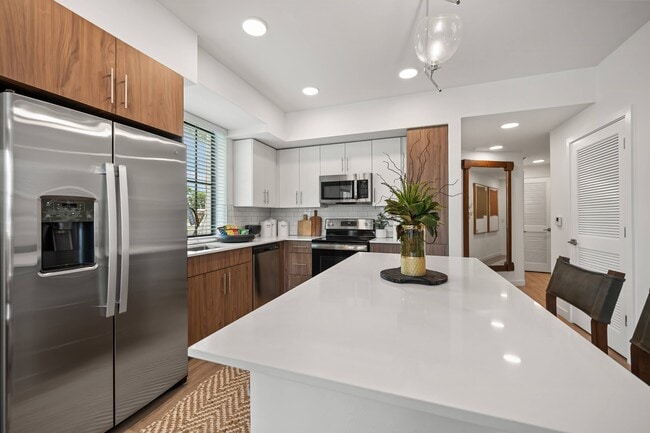Building Photo - Edera Palm Springs