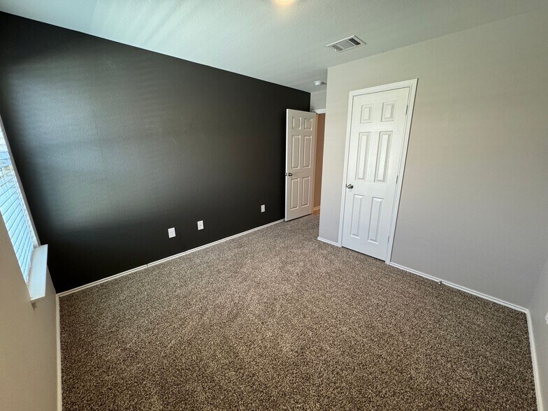 Building Photo - 9612 Murandy Dr