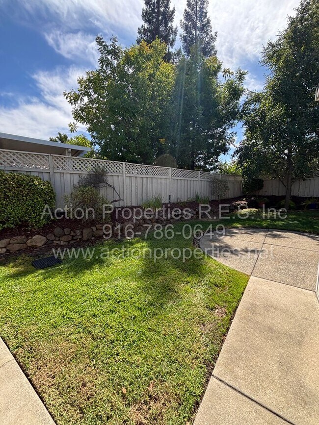 Building Photo - 6000 Buggy Whip Ln