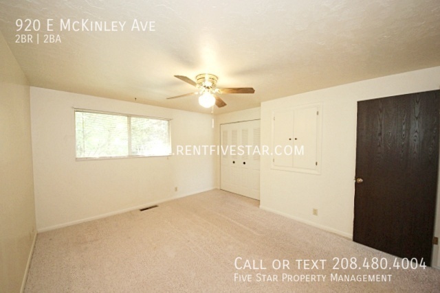 Building Photo - Spacious McKinley Townhome Available! Visi...