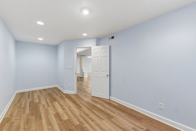 Building Photo - Woodman Hills 4 bdrm rancher