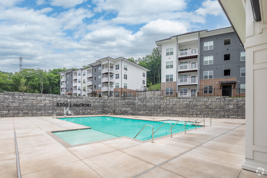 Resort Style Pool - 8200 McCrory (Poplar McCrory)