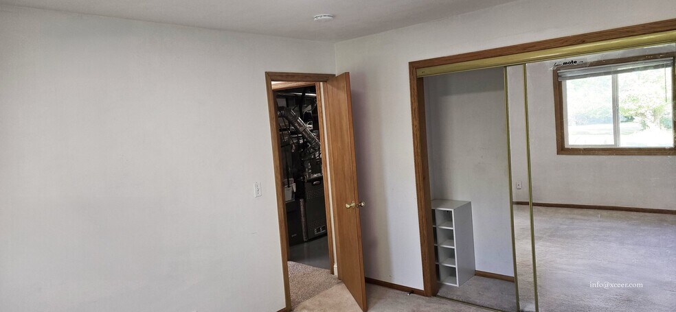 Building Photo - 5530 Vinewood Ln N