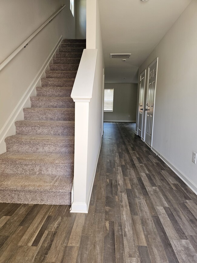 Building Photo - 4071 Garrison Ln
