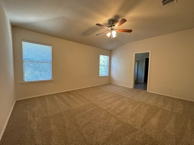 Building Photo - Wonderful home is South Austin. Great loca...