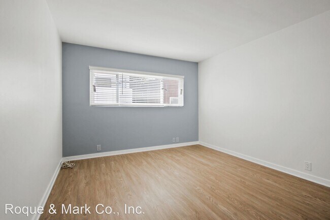 Building Photo - 1 br, 1 bath Apartment - 117 Strand Street...