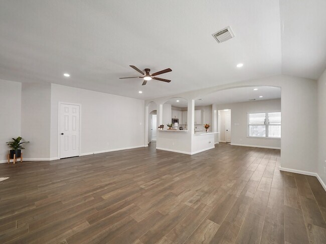Building Photo - 3301 Clover Hill Ln