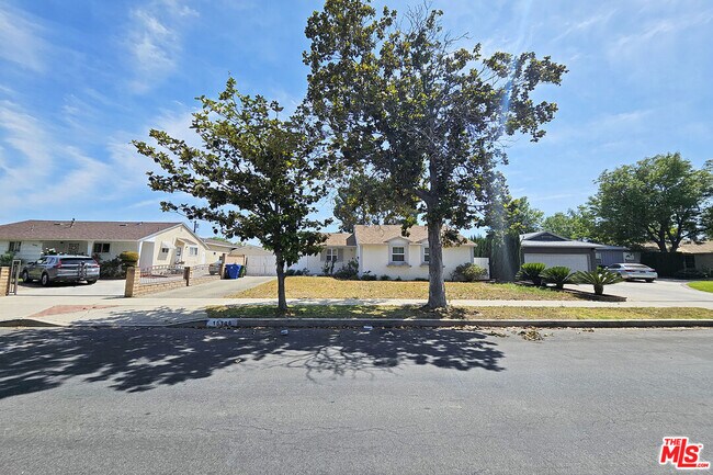 Building Photo - 15106 San Jose St
